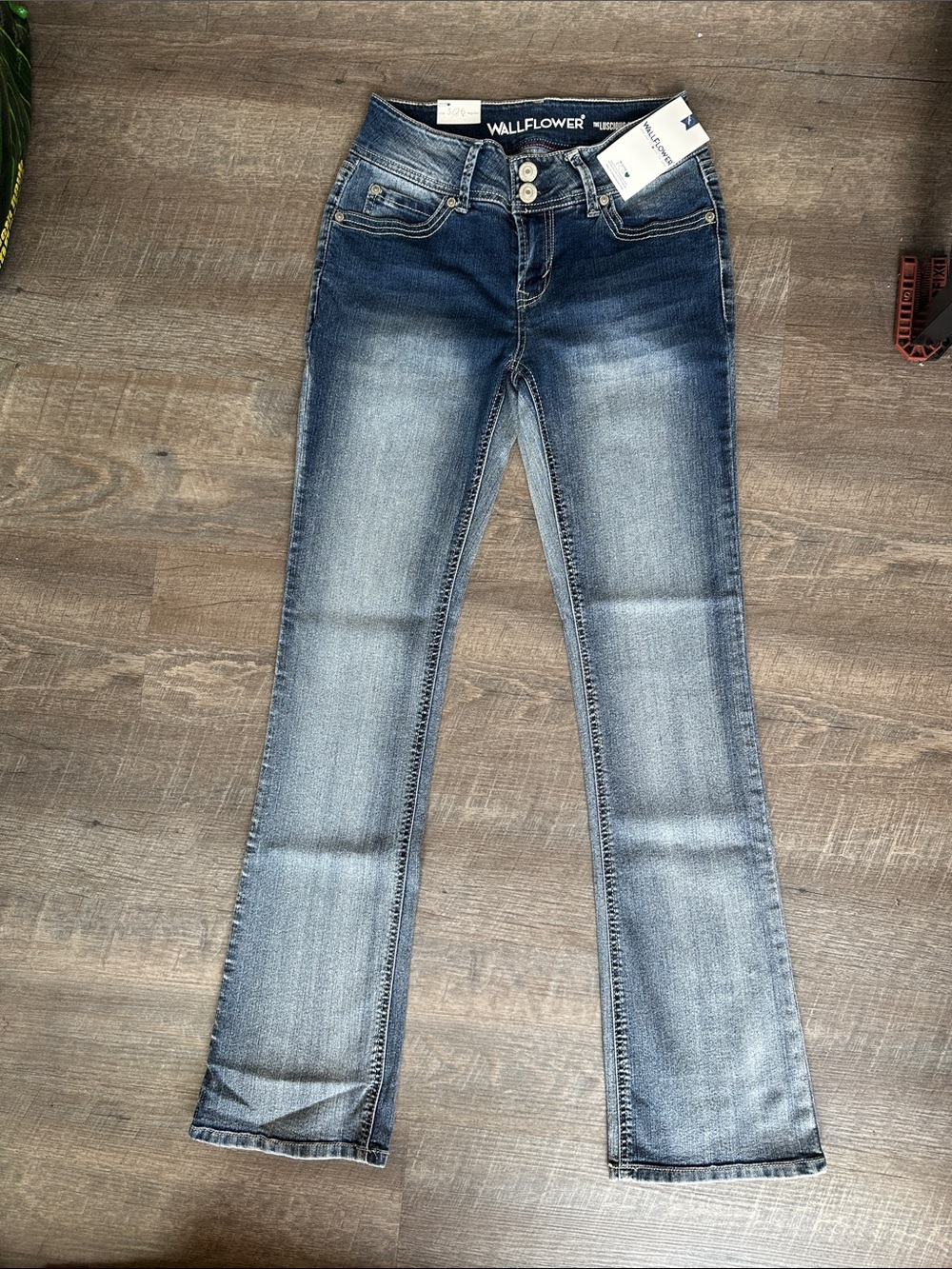 Wallflower Lucious Curvy Bootcut Jeans 3/26